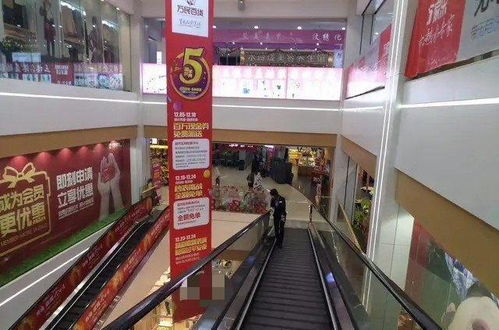 廣州白云區石井,工廠搬了,街頭巷尾一片寂靜,外來務工人員走了